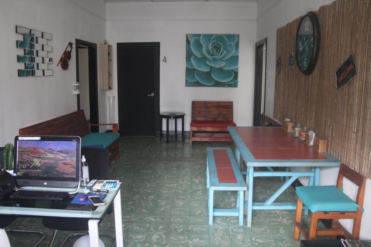 Eden`s Garden Hostel Panama-Stad Buitenkant foto