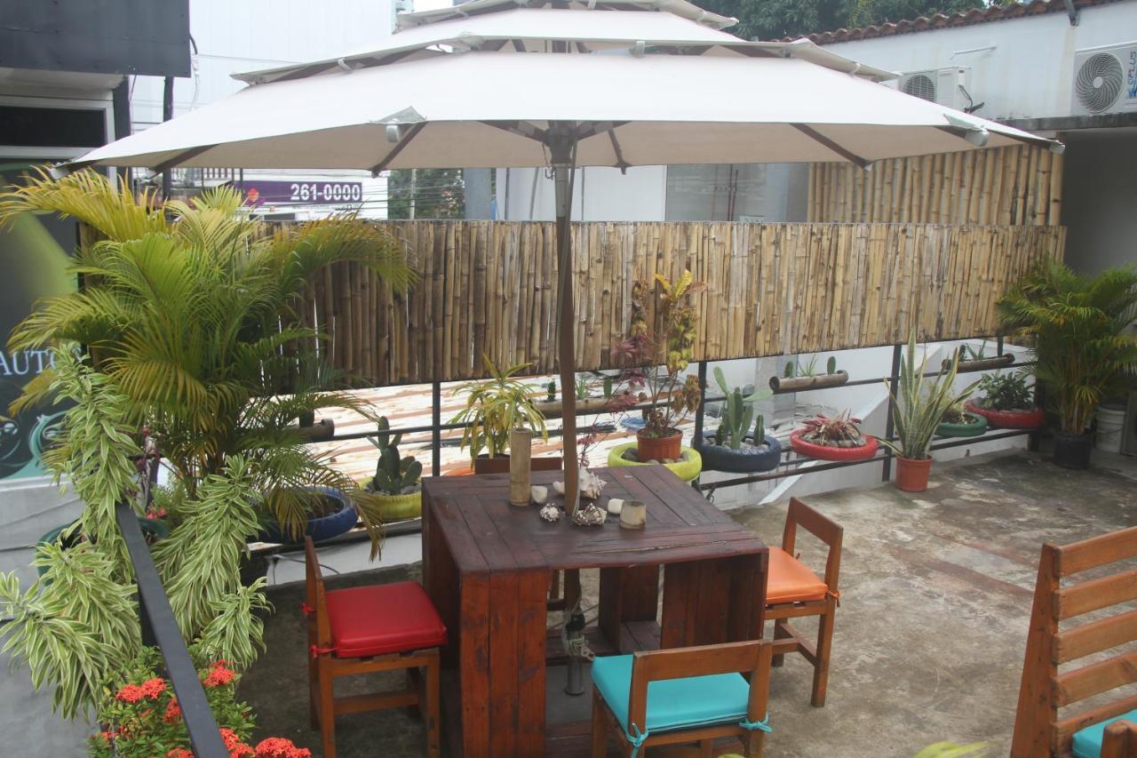 Eden`s Garden Hostel Panama-Stad Buitenkant foto