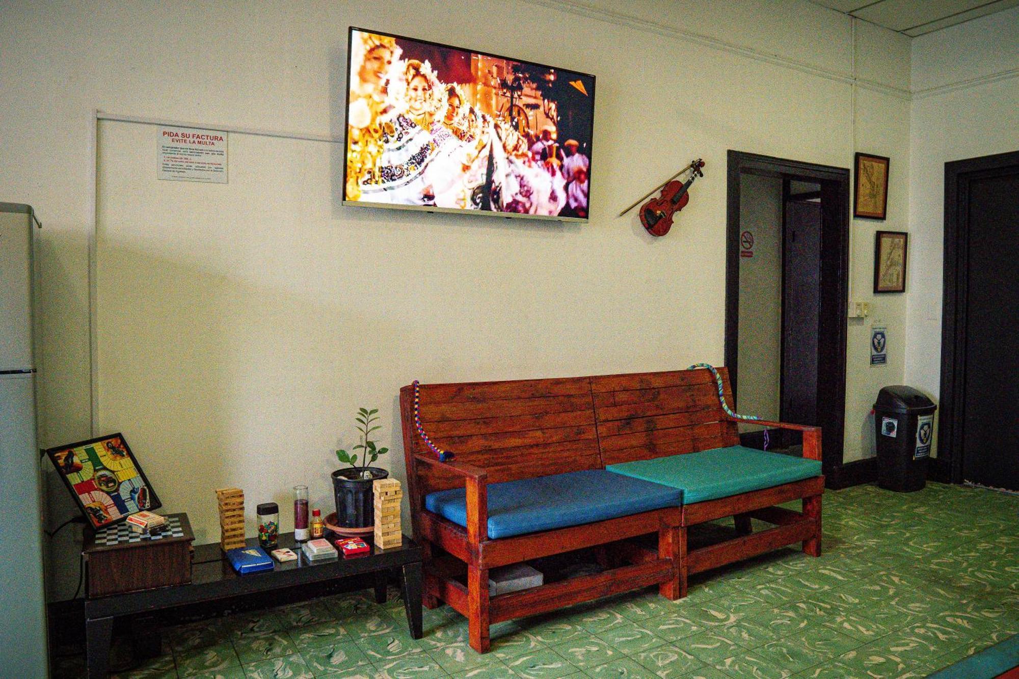 Eden`s Garden Hostel Panama-Stad Buitenkant foto
